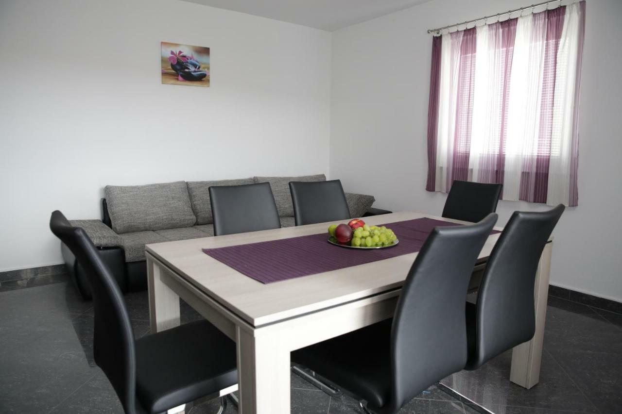 Apartments Resman Vodice Pokoj fotografie
